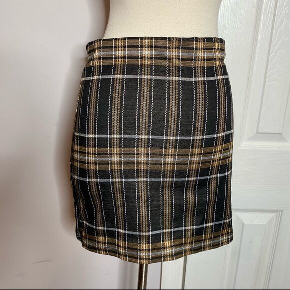 Hesperus Plaid Mini Skirt Size Medium Black Tan - Picture 8 of 8